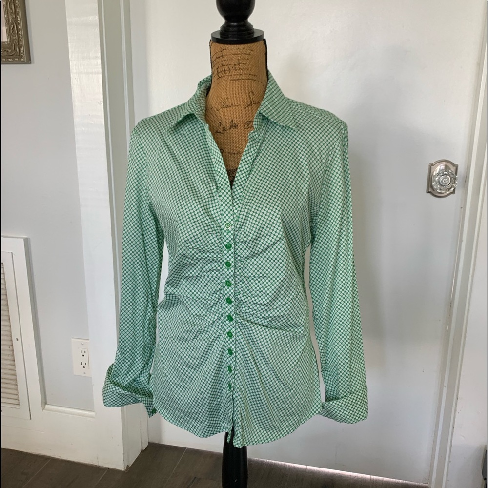 Green white New York and Company LS Large cute button detail